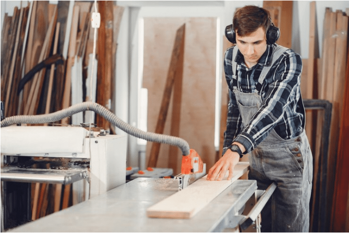 Enclavada al cor de Mollet del Vallès, Moblesamida s’erigeix ​​com un far d’excel·lència en el món de la fabricació de mobles. Amb un ric patrimoni i una aposta de qualitat inigualable, a Moblesamida no només estem creant mobles; estem elaborant herències que resisteixen el pas del temps. El nostre viatge va començar amb una visió senzilla: combinar l’artesania tradicional amb el disseny contemporani, donant com a resultat un moble que sigui alhora funcional i estèticament agradable. A mesura que entres al nostre món, descobriràs que cada peça que produïm és un testimoni de la nostra passió per la perfecció i la nostra dedicació a oferir als nostres clients el millor. A Moblesamida creiem que el moble és més que una necessitat; és un reflex del propi estil i personalitat. El nostre equip d’artesans i dissenyadors experts treballa incansablement per garantir que cada peça que creem no només sigui duradora i còmoda, sinó també una obra d’art. Obtenim els millors materials, des de les fustes més exquisides fins als teixits més luxosos, per garantir que els nostres mobles no només tinguin un aspecte impressionant, sinó que també se sentin luxosos. Tant si busqueu una peça de luxe per a la vostra sala d’estar o un complement acollidor al vostre dormitori, Moblesamida és el vostre destí per als mobles que diuen volum. A Mollet del Vallès, on la tradició es troba amb la innovació, Moblesamida segueix avançant els límits del que és possible en la fabricació de mobles. Estem orgullosos d’anomenar aquesta vibrant ciutat la nostra llar, i és aquí on ens inspirem per a les nostres col·leccions. El nostre showroom és un testimoni de la nostra dedicació a la qualitat i el disseny, oferint una visió del món de Moblesamida. Visiteu-nos i experimenteu la diferència que la passió, la precisió i l’artesania poden fer per transformar els vostres espais de vida en alguna cosa realment especial. A Moblesamida no només fem mobles; t’ajudem a crear una casa que expliqui la teva història única.